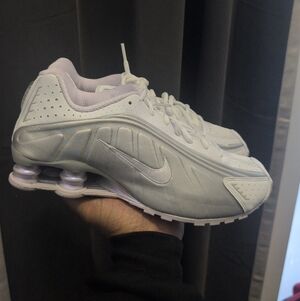 Women's Nike Shox R4 Grape HF5076-100 Size 9 NWOB